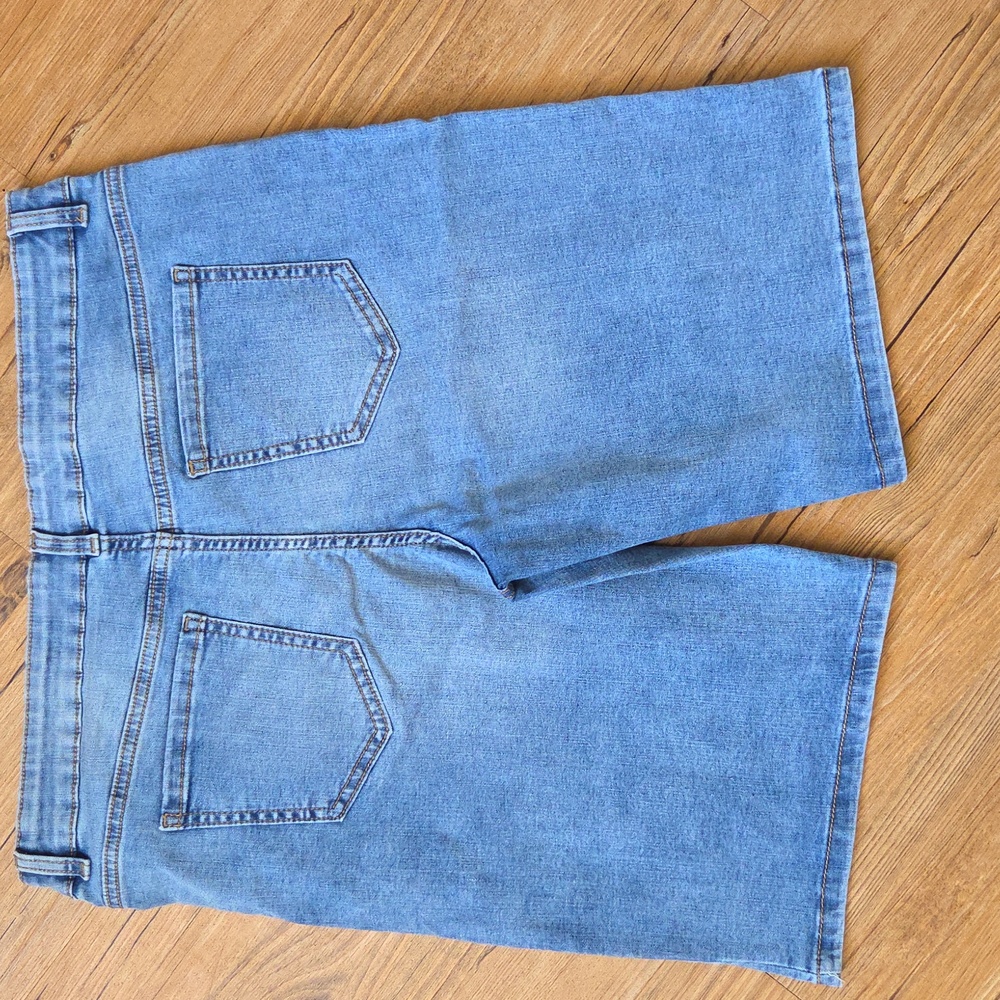 Thereabouts Bermuda Jean Short - Picture 4 of 6